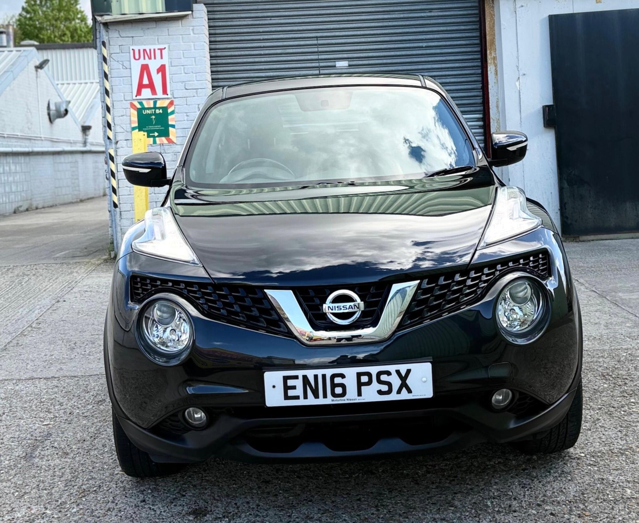 Nissan Juke Right Side